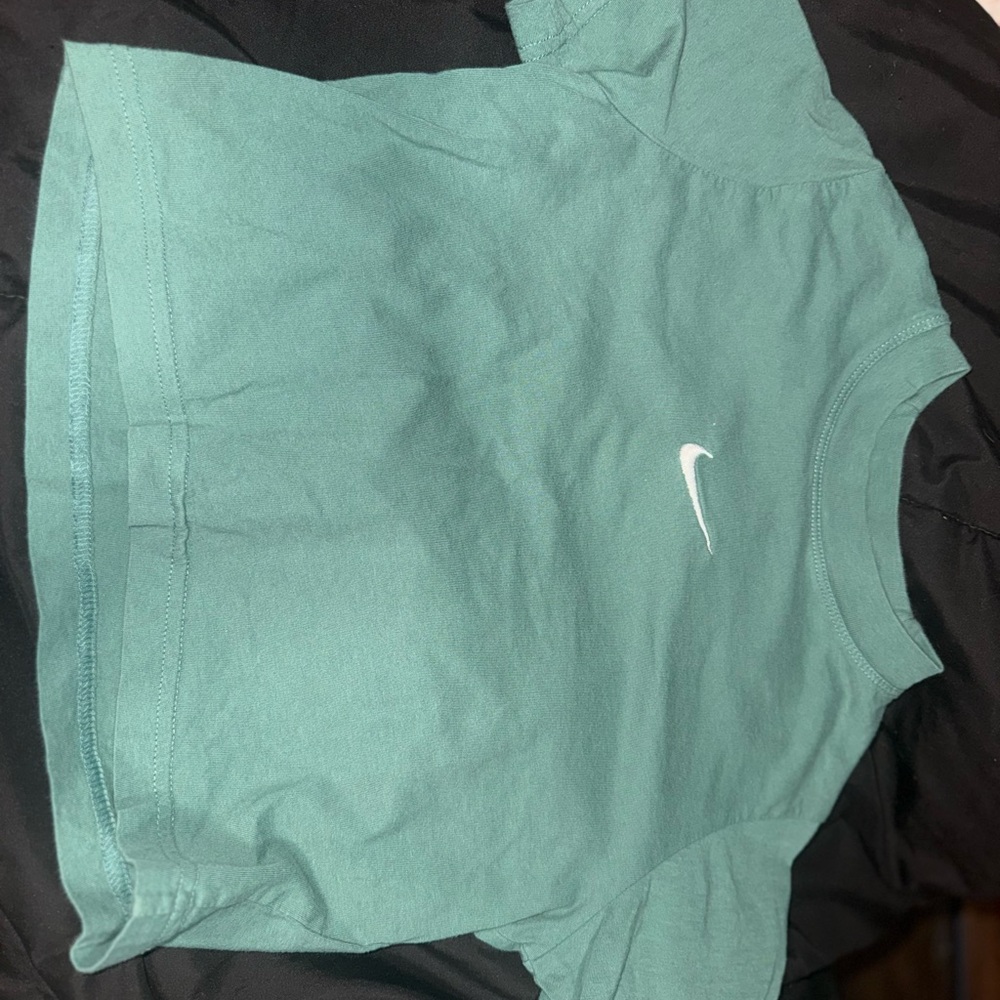 Nike Green Loose Fit Tee cropped